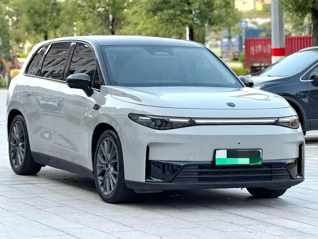Leapmotor Leapmotor C10 — миниатюра 3