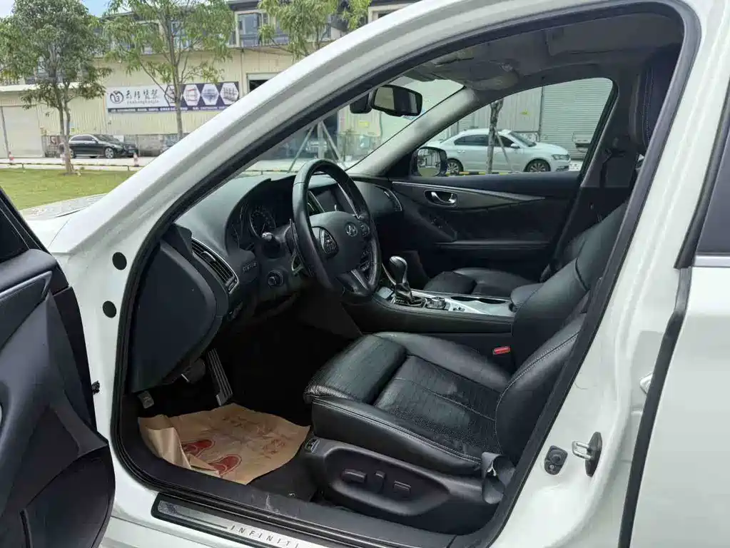 Infiniti Q50L — миниатюра 4