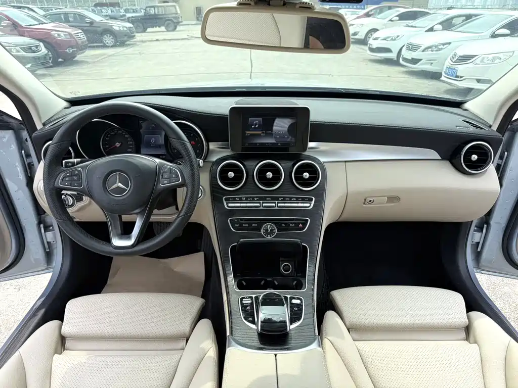 Mercedes-Benz C-Class — миниатюра 5