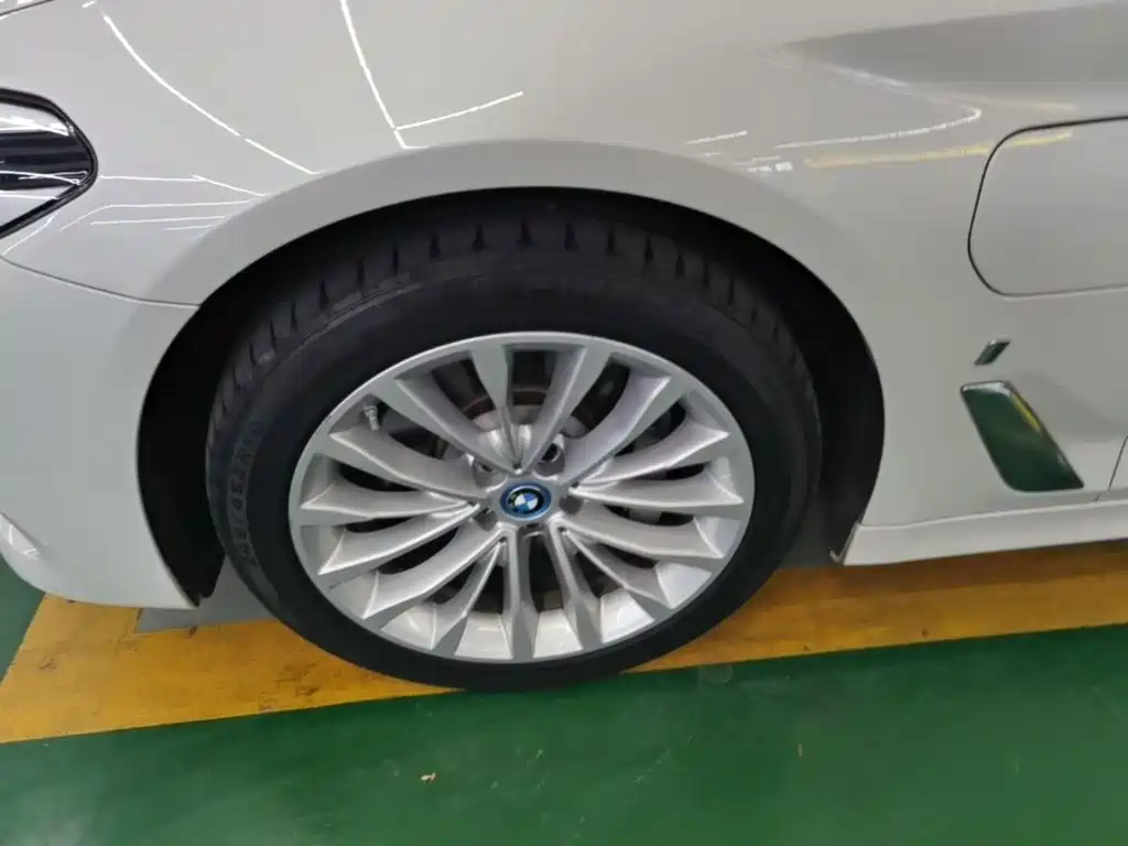 BMW 5 Series New Energy — миниатюра 23