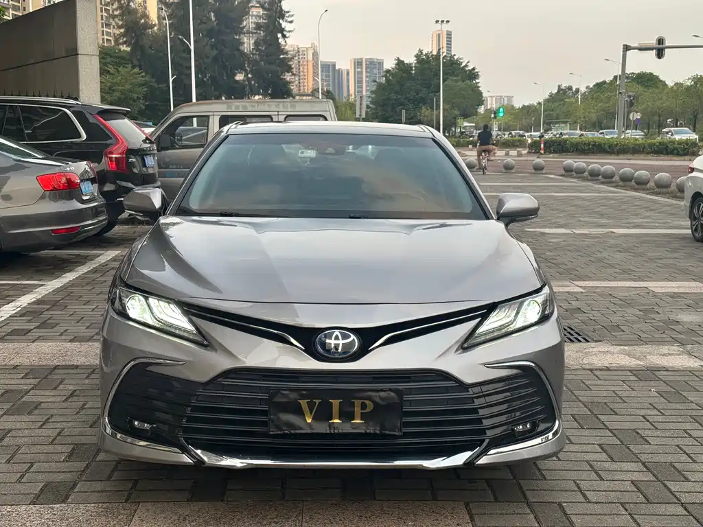 Toyota Camry — миниатюра 2