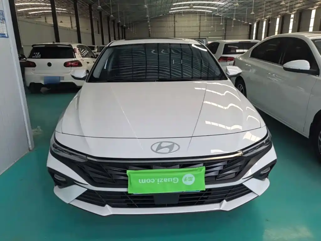 Hyundai Elantra — миниатюра 3