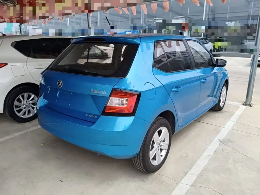 Skoda Fabia — миниатюра 7