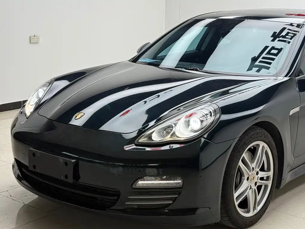 Porsche Panamera 2010 Panamera 4 3.6L