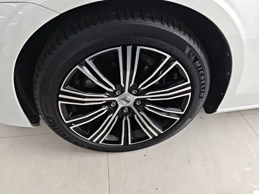 Volvo S60 — миниатюра 23
