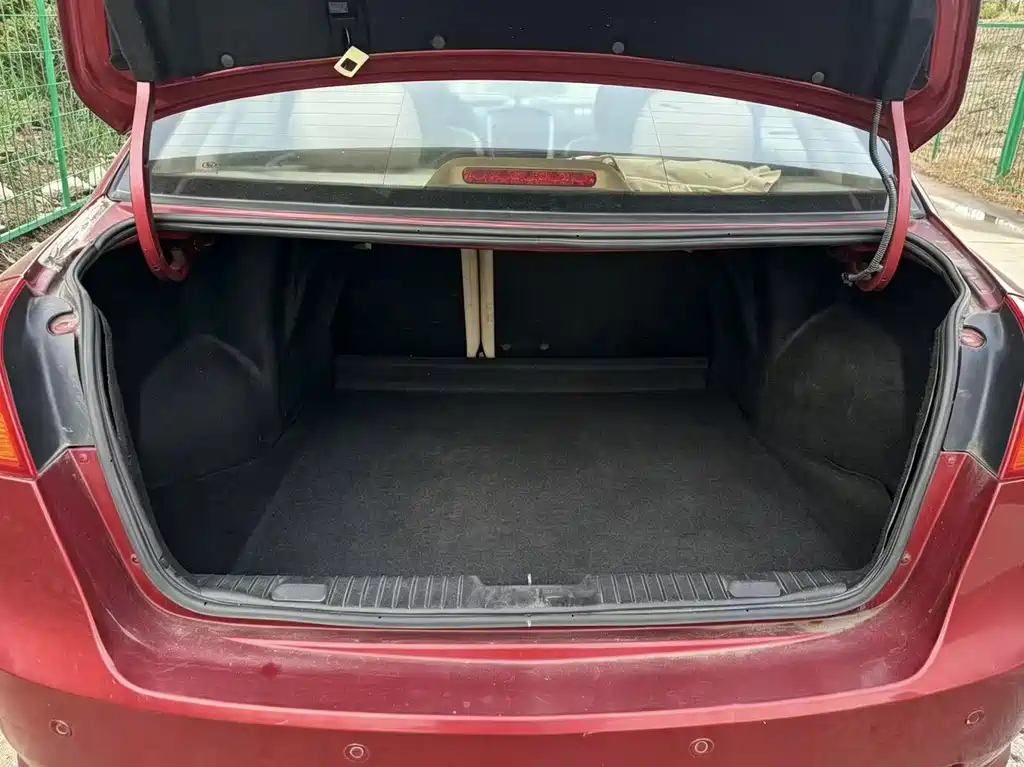 Buick Excelle — миниатюра 8