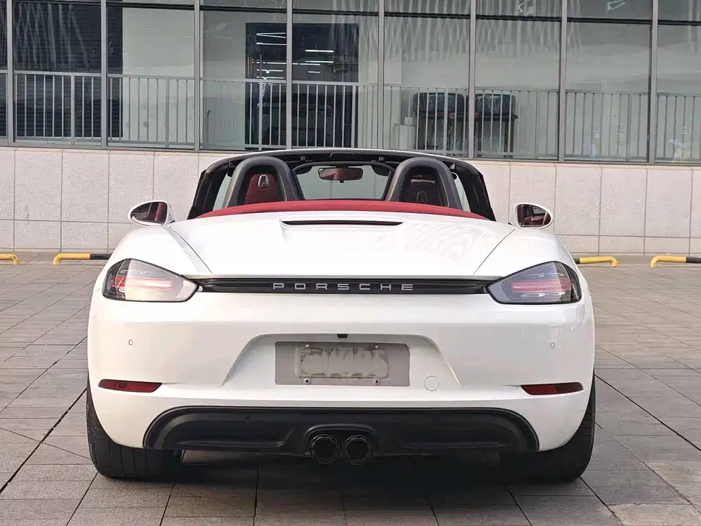 PORSCHE 718