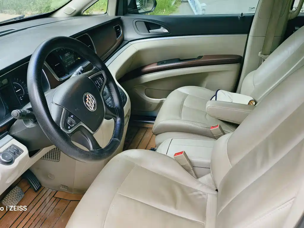 Buick GL8 — миниатюра 7