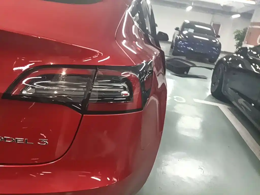 Tesla Model 3 — миниатюра 24