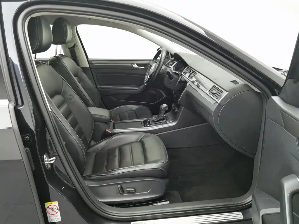 Volkswagen Passat — миниатюра 23