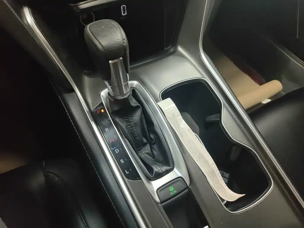 Honda Accord — миниатюра 14
