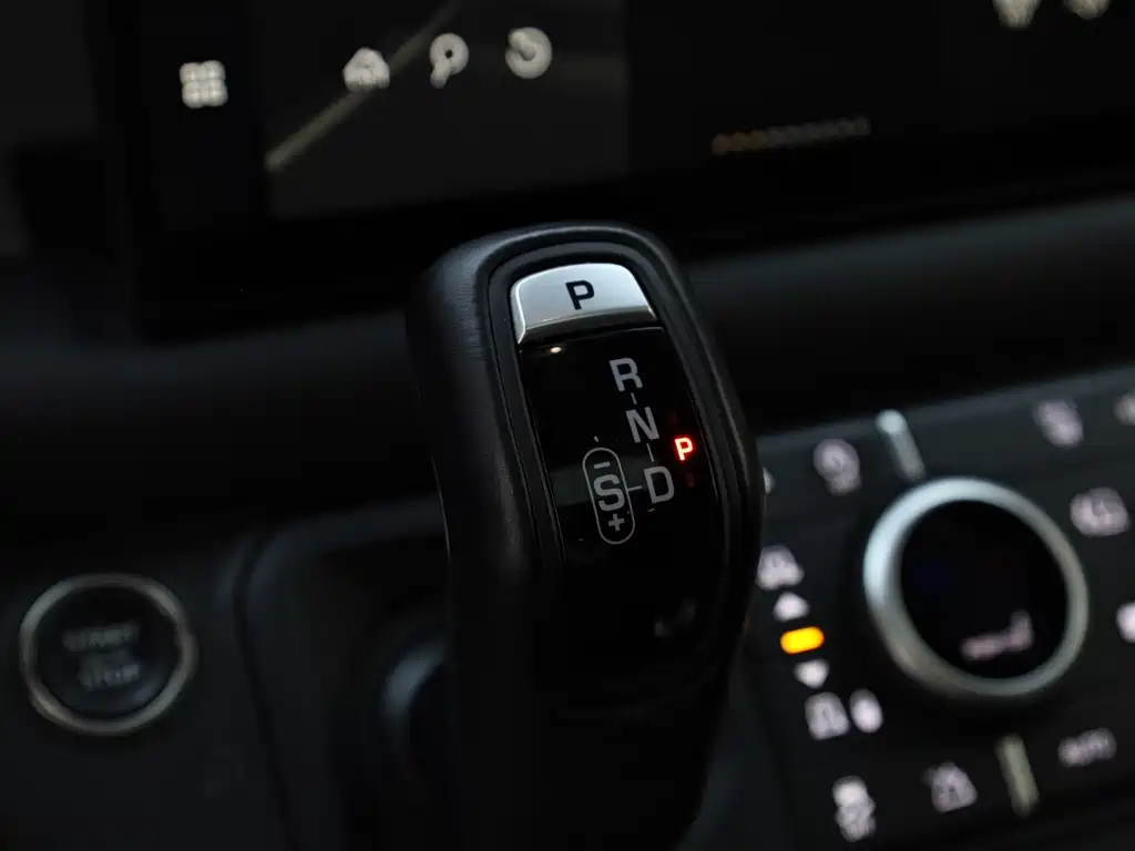 Land Rover Defender 2024 — фото 13