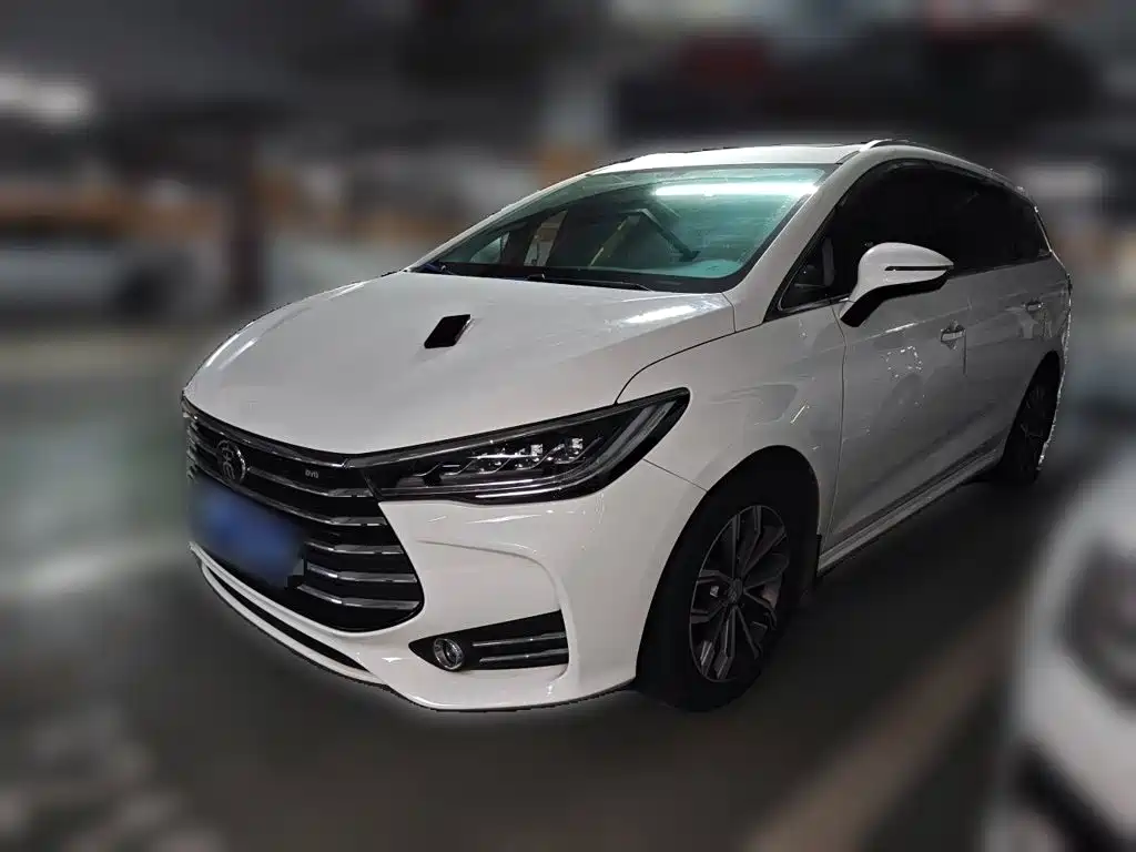 BYD MAX