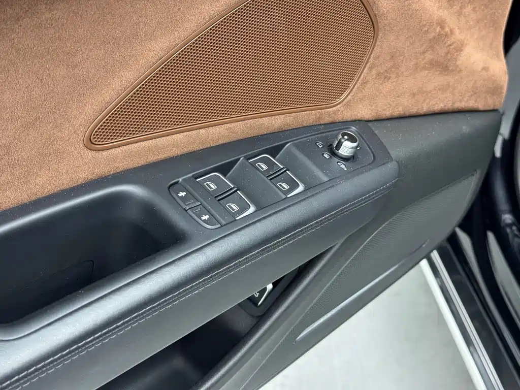 Audi A8 — миниатюра 9