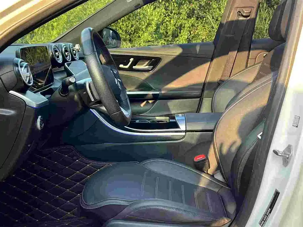 Mercedes-Benz C-Class — миниатюра 7