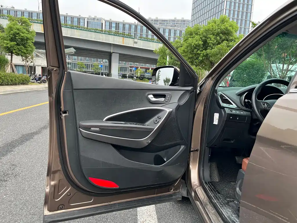Hyundai Santa Fe — миниатюра 13