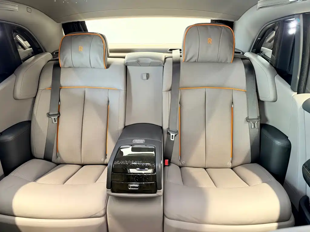 Rolls-Royce Phantom — миниатюра 18