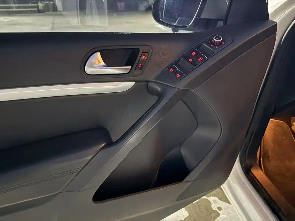 Volkswagen Tiguan — миниатюра 13