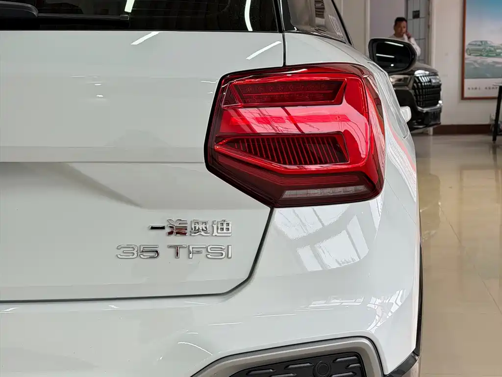 Audi Q2L — миниатюра 8