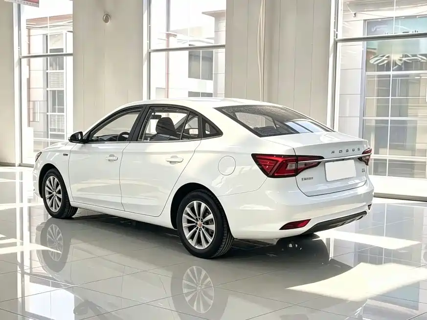 Roewe i5 — миниатюра 7