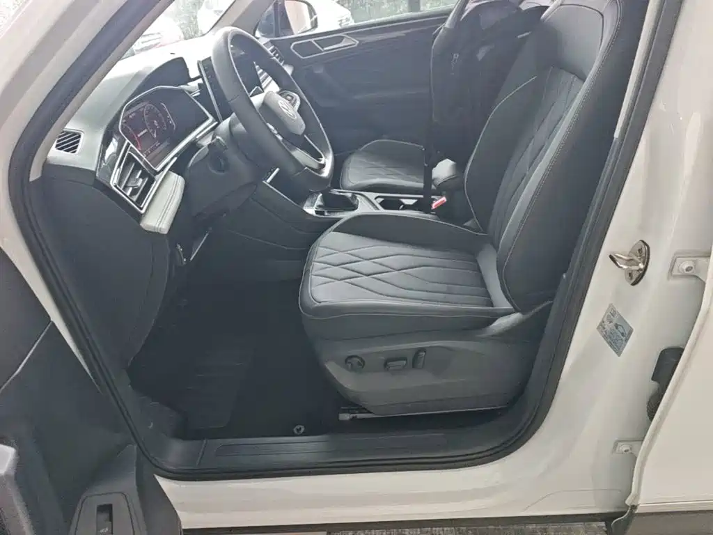 Volkswagen Tiguan L — миниатюра 15