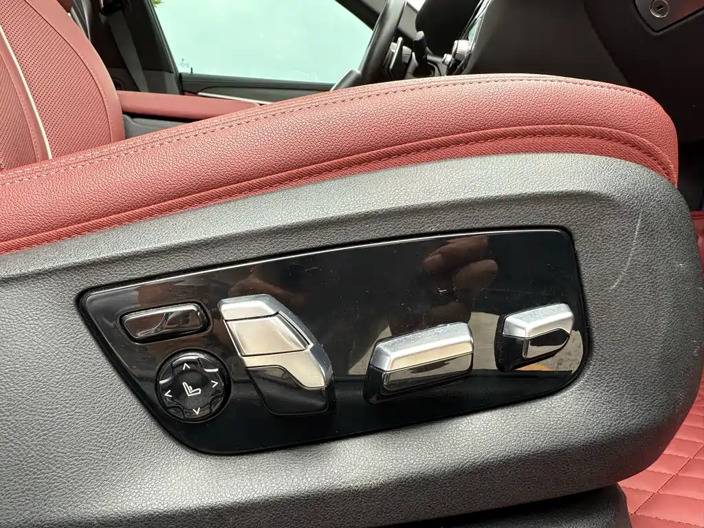 BMW 5 Series — миниатюра 14