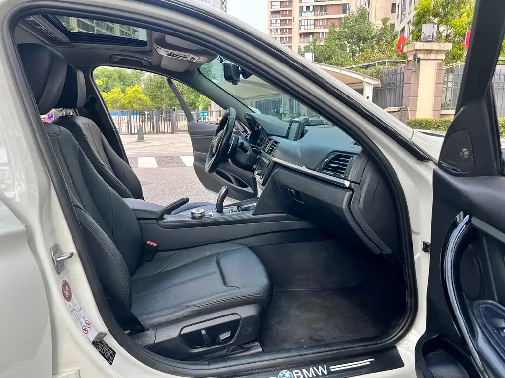 BMW 3 Series — миниатюра 13