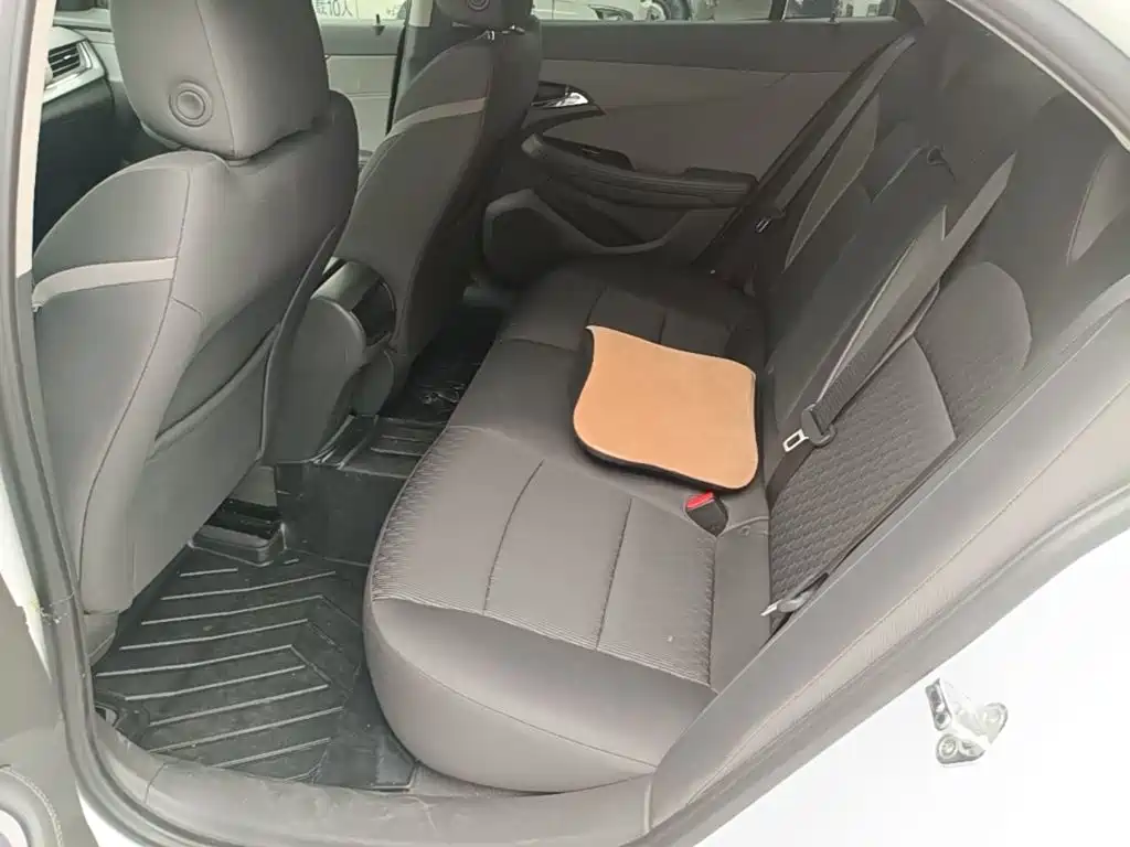 Chevrolet Malibu — миниатюра 17