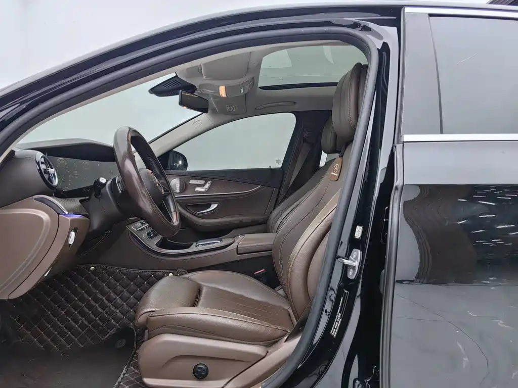 Mercedes-Benz E-Class — миниатюра 4