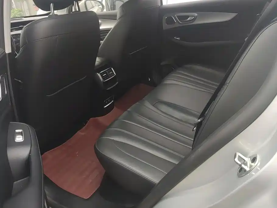 Roewe RX5 MAX — миниатюра 11