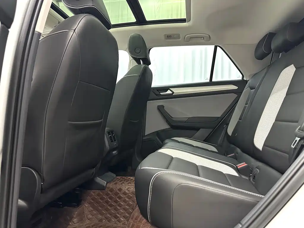 Volkswagen T-Roc 2023 280TSI DSG