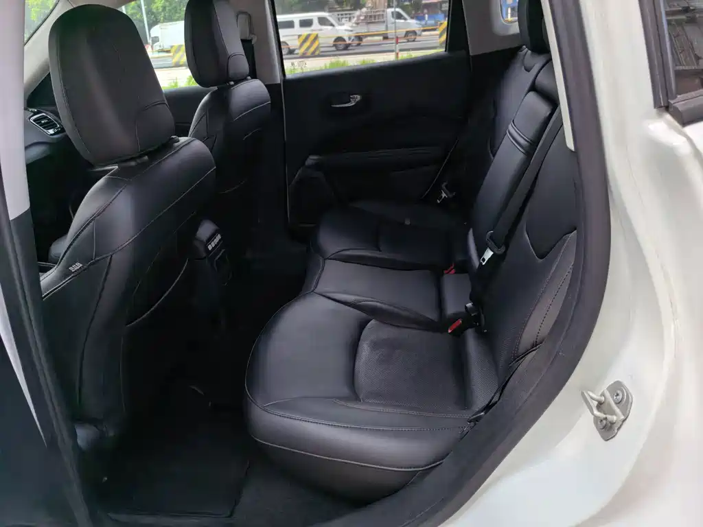 Jeep Compass — миниатюра 4