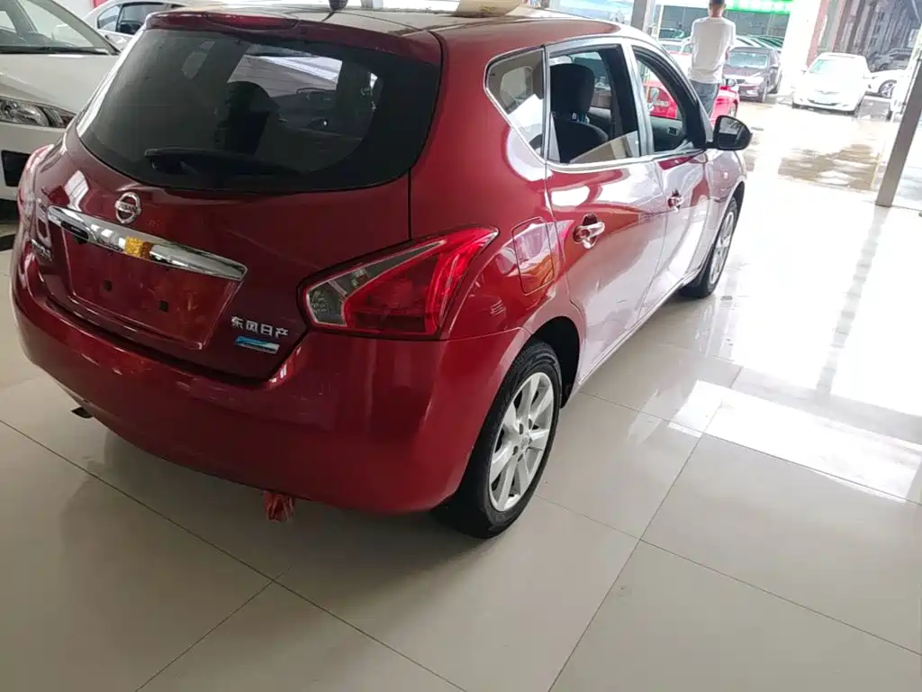 Nissan Tiida — миниатюра 8
