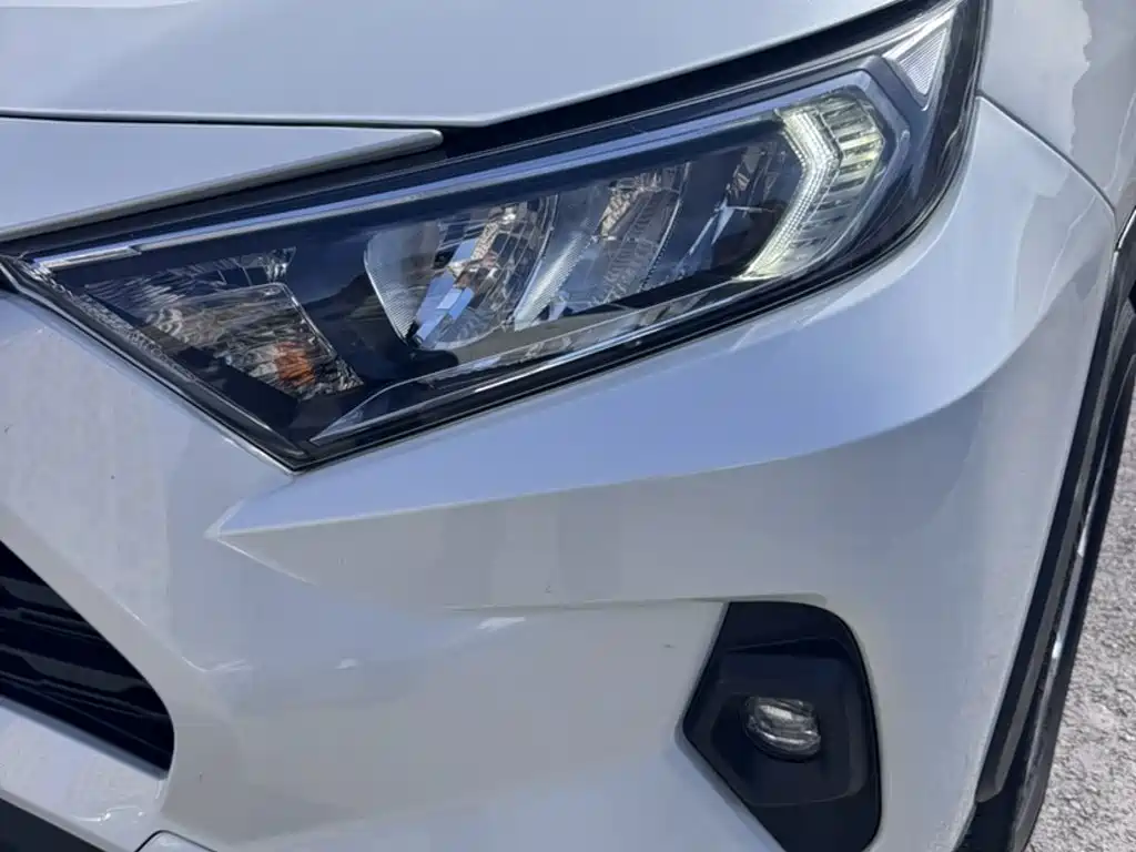 Toyota RAV4 — миниатюра 16