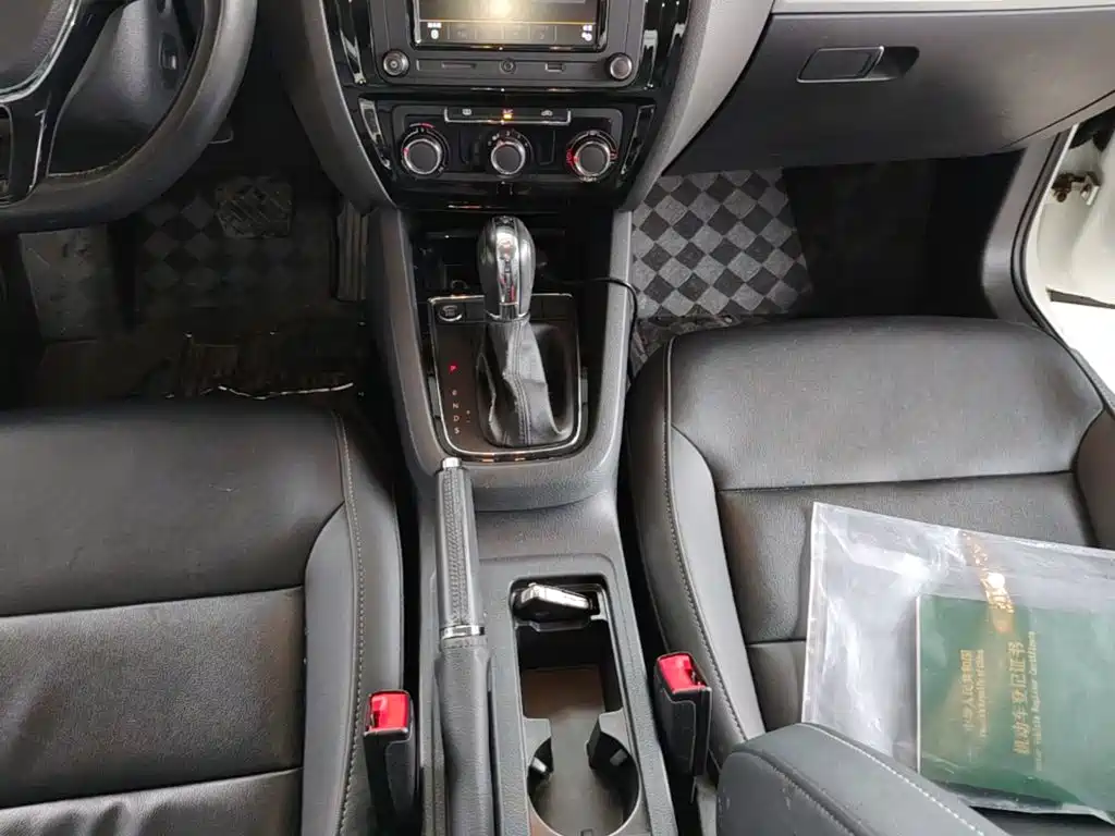 Volkswagen Sagitar — миниатюра 14