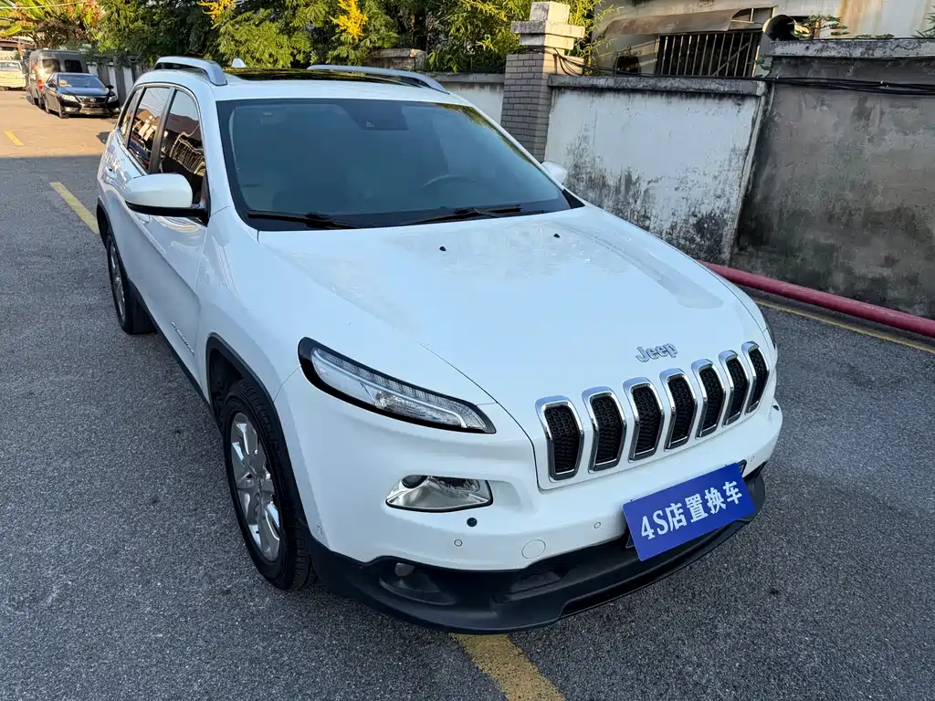 Jeep Cherokee (Import) — миниатюра 2