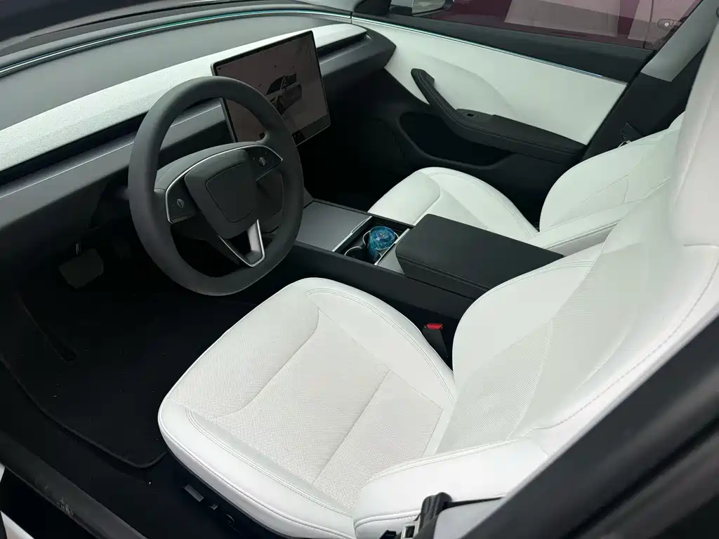 Tesla Model 3 — миниатюра 2