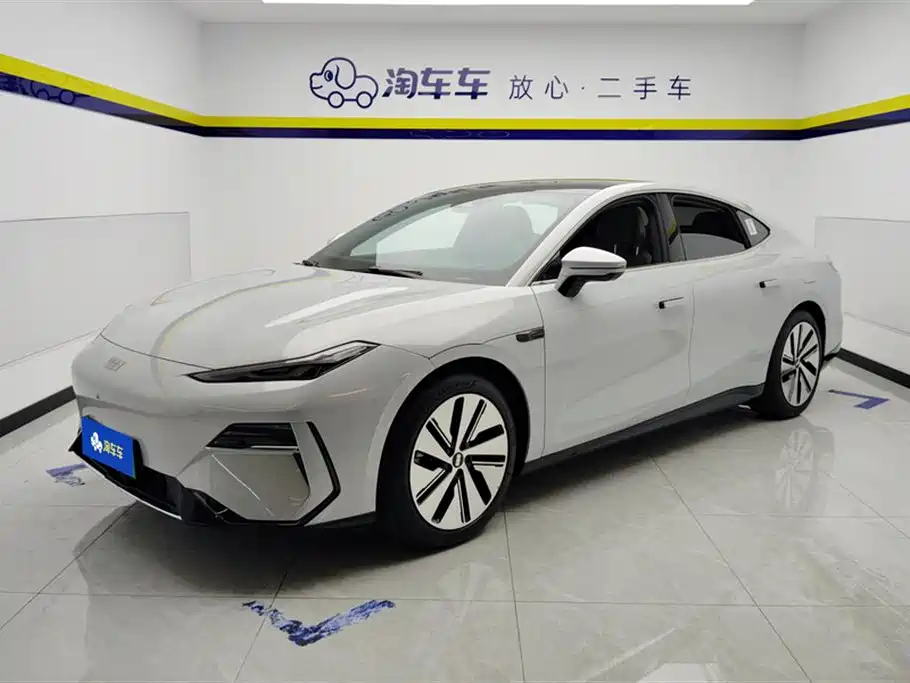 Geely Galaxy E8