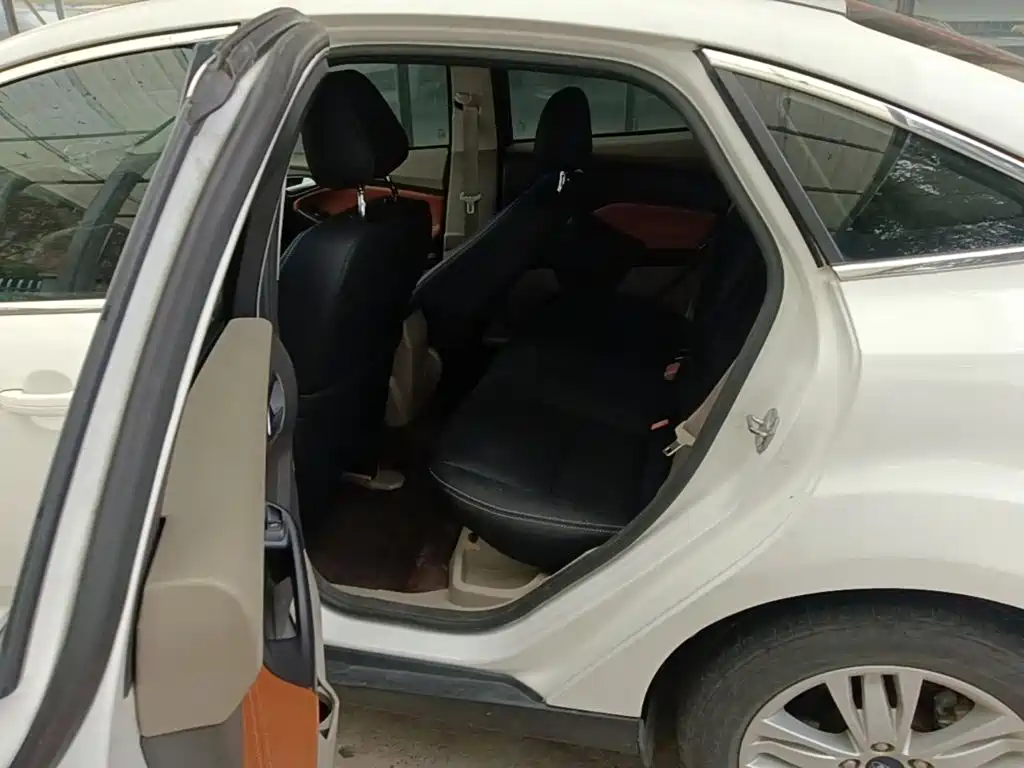 Ford Focus — миниатюра 17