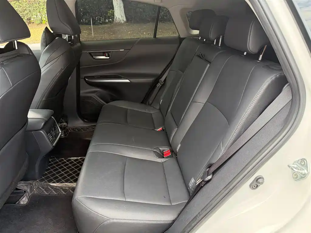 Toyota Venza 2023 2.0L CVT Luxury