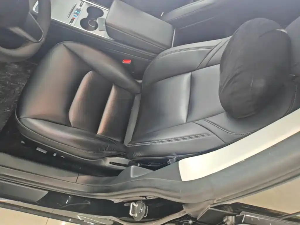 Tesla Model 3 — миниатюра 15
