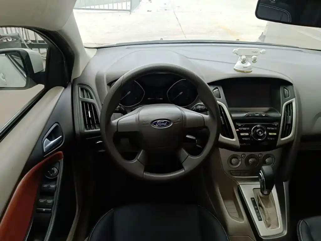 Ford Focus — миниатюра 11