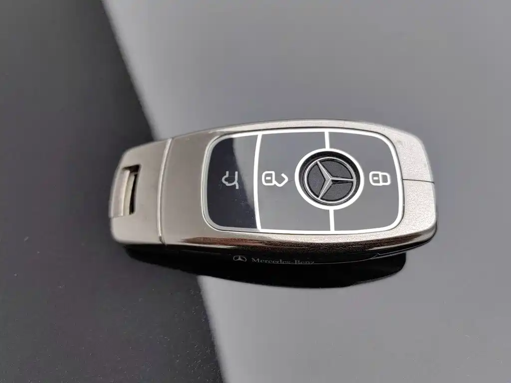 Mercedes-Benz GLB — миниатюра 19