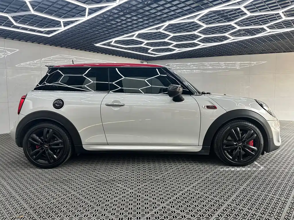 Mini JCW 2020 2.0T JOHN COOPER WORKS
