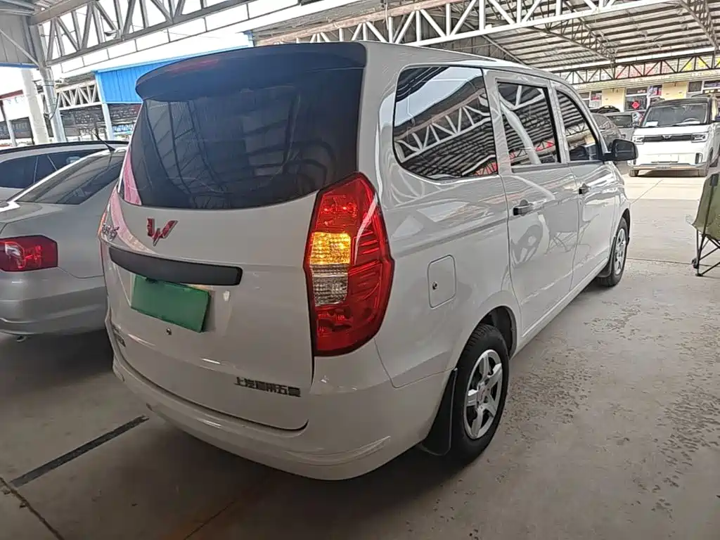 Wuling Hongguang — миниатюра 7