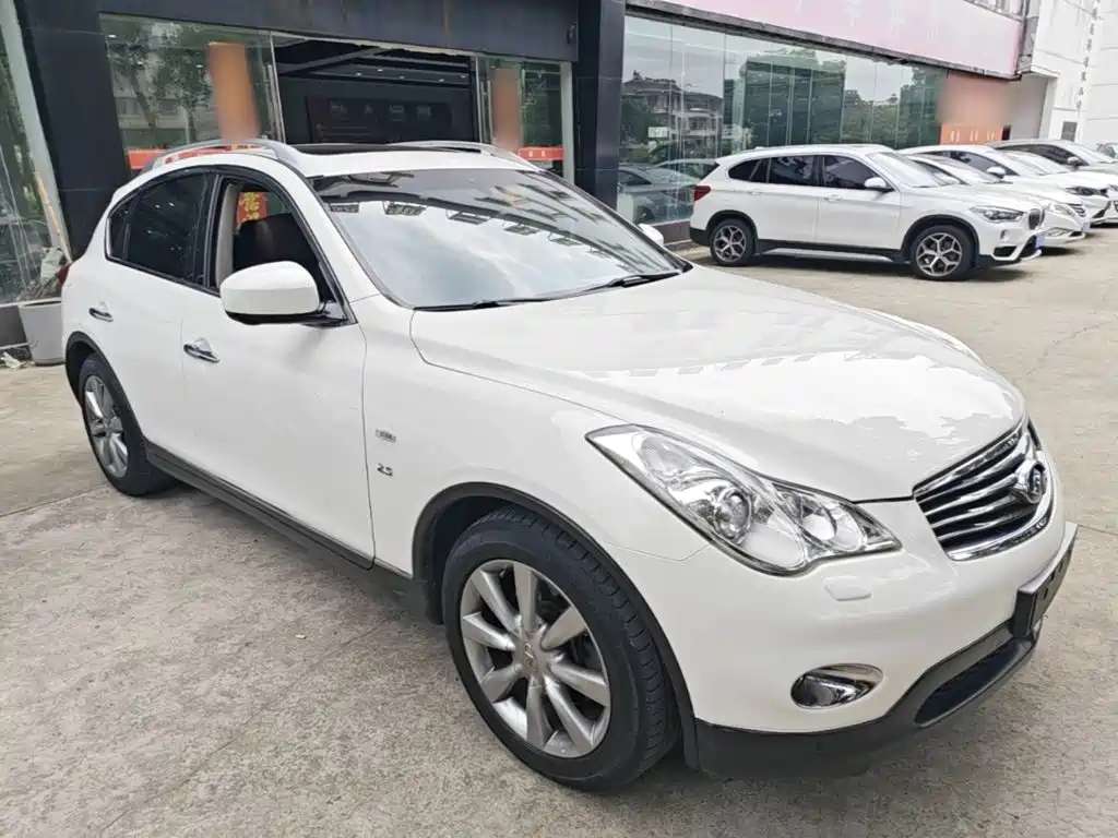 Infiniti QX50 (Import) — миниатюра 4