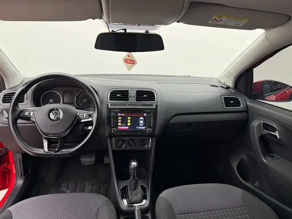 Volkswagen Polo — миниатюра 8