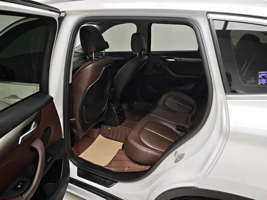 BMW X1 — миниатюра 17