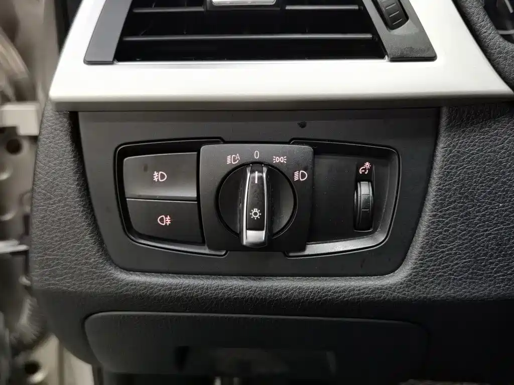 BMW 3 Series — миниатюра 21