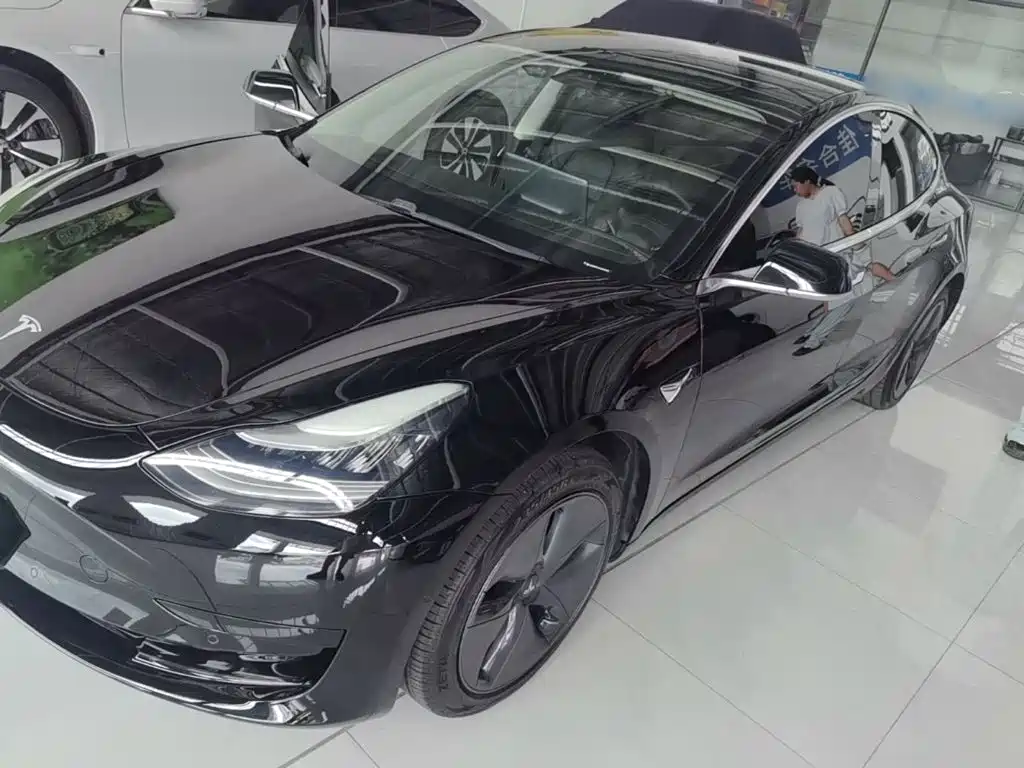 Tesla Model 3 — миниатюра 2